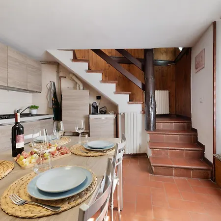 Casa vacanze Dina's Flower House Lierna