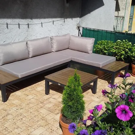 بيت للعطل Dina's Flower House