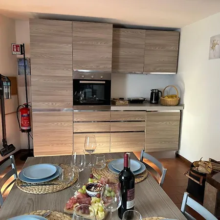 Prázdninový dům Dina's Flower House Lierna