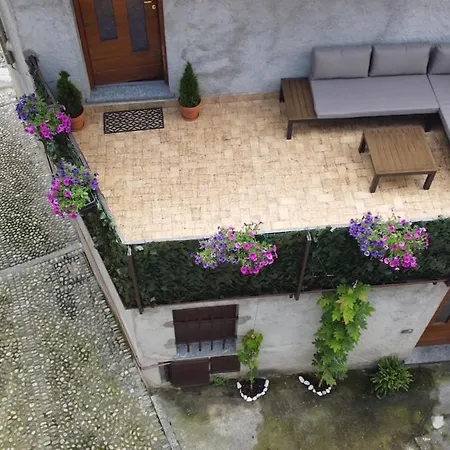 Dina's Flower House Dom wakacyjny Lierna