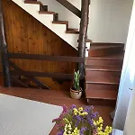 Dina's Flower House בית נופש *